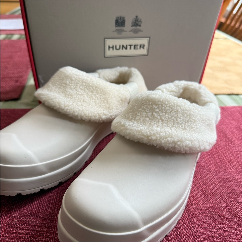 Hunter insulated Sherpa White Fleece-Lined clogs NIB - Picture 2 of 3